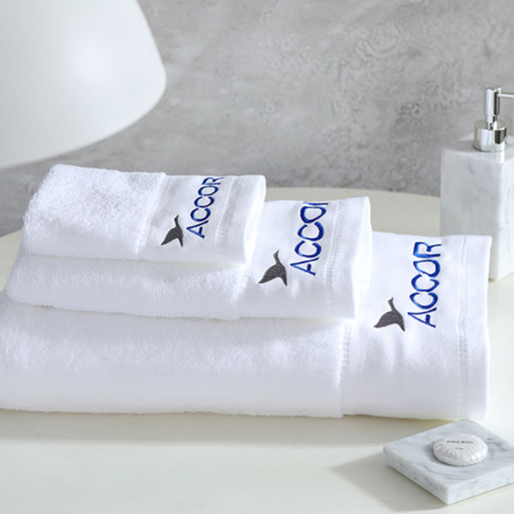 high quality white cotten hotel towel with customized logo